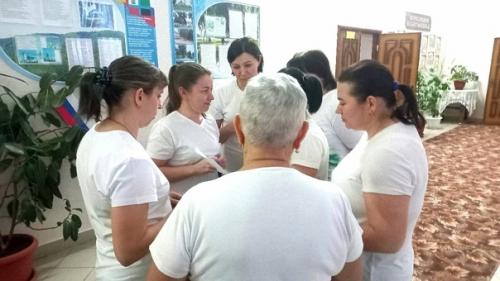 Весна и женщина неразделимы, влекут к себе их таинства души, и не спасут ни возраст, ни седины, когда весна уже к тебе спешит. 02