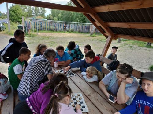 На удалённых от Тобольска территориях моего округа в Жуковке и в доме отдыха немного возможностей для интересного и полезного досуга. 02 На удалённых от Тобольска территориях моего округа в Жуковке и в доме отдыха немного возможностей для интересного и полезного досуга. 02