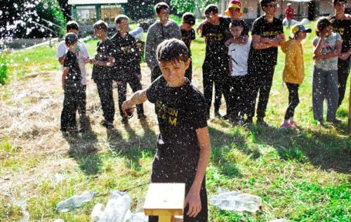 В развитии детей важно не просто заниматься спортом, а постоянно искать и пробовать что-то новое. 02