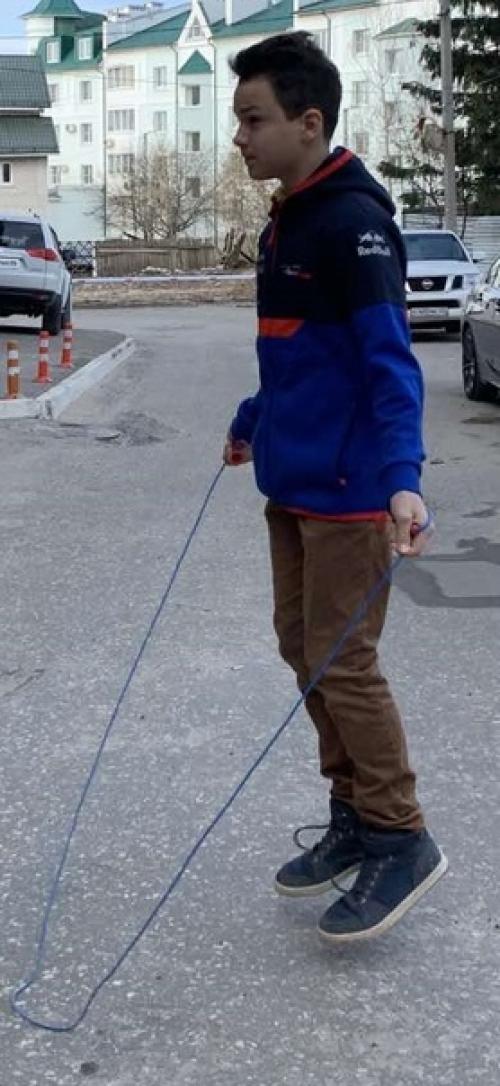 А у вас дома есть скакалка? 03