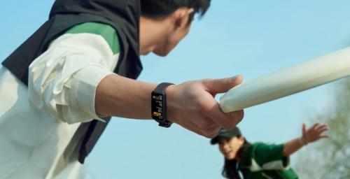 Huawei представила новый фитнес - браслет Band 8: 03