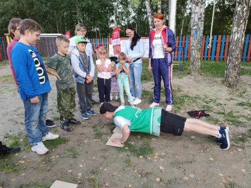 На удалённых от Тобольска территориях моего округа в Жуковке и в доме отдыха немного возможностей для интересного и полезного досуга. 03 На удалённых от Тобольска территориях моего округа в Жуковке и в доме отдыха немного возможностей для интересного и полезного досуга. 03