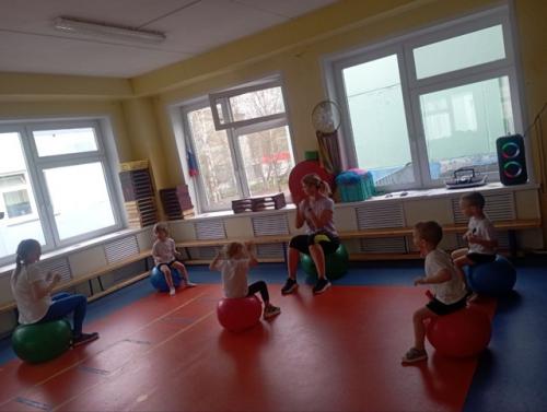 Открытое занятие по дополнительной программе Детский Фитнес прошло у ребят второй младшей группы. 01