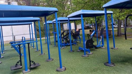 Не так давно во многих дворах обручевского района появились хорошие спортивные площадки. 03