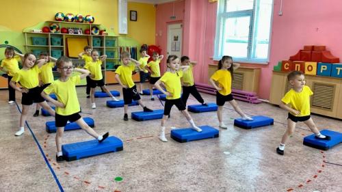 В доу 143 корпус 1 продолжается реализация муниципального проекта Первый шаг в Фитнес Класс. 03