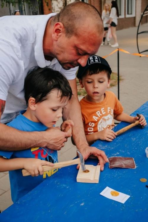 Уважаемы предприниматели, поздравляю вас с профессиональным праздником! 01