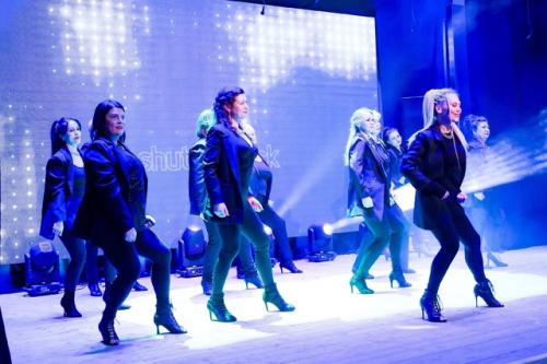 Танцуют все!  Первый большой танцевальный концерт фитнес - группы на сцене ильинского дома культуры (руководитель Виктория Меньшакова. 04