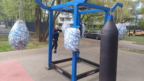 Не так давно во многих дворах обручевского района появились хорошие спортивные площадки. 01