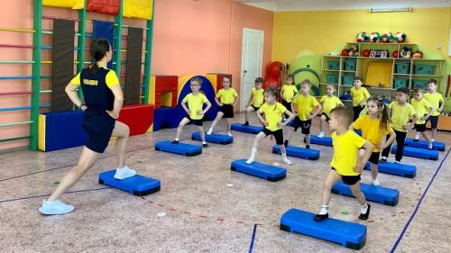 В доу 143 корпус 1 продолжается реализация муниципального проекта Первый шаг в Фитнес Класс. 02