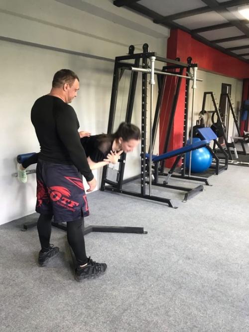 Праздничный день. Не повод тренировки прогуливать. 03