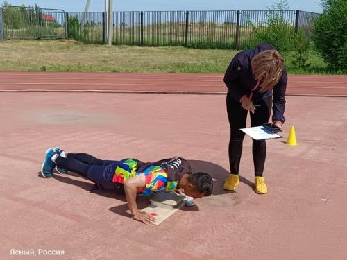 Гонка сильнейших.  12 июня на стадионе Восток с 10 часов утра начались соревнования на силу и выносливость. 04