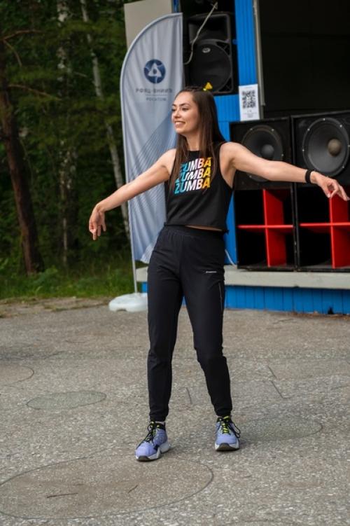 В субботу в рамках спортивно - развлекательного мероприятия провела танцевальный блок для участников! 02