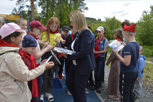 В Калтане открыта новая площадка для уличного фитнеса. 08