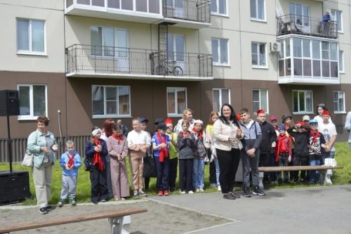 В Калтане открыта новая площадка для уличного фитнеса. 02