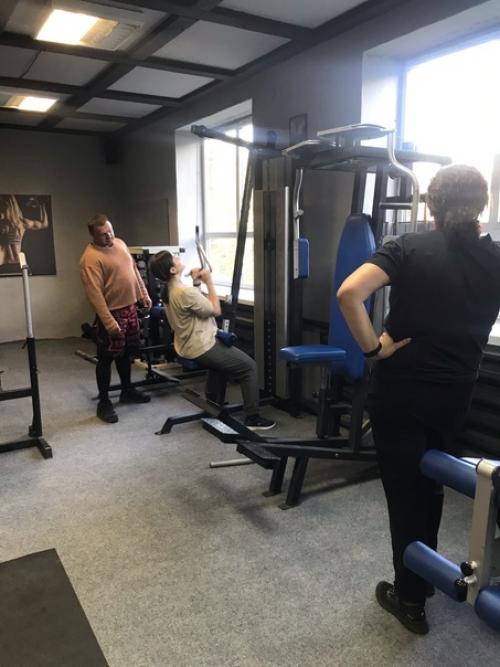 Праздничный день. Не повод тренировки прогуливать. 09