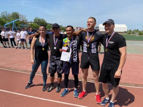 Гонка сильнейших.  12 июня на стадионе Восток с 10 часов утра начались соревнования на силу и выносливость. 01