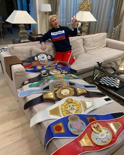 Наша российская спортсменка, чемпионка мира по боксу. 02