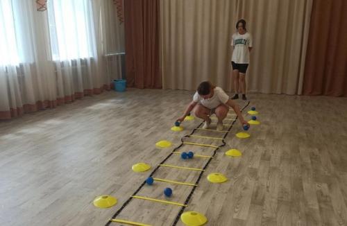 Координационная лестница - это тренажер, имитирующий плоскую горизонтальную лестницу. 06