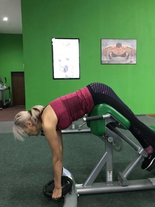 А занятия в фитнес-клубе просто обязательно! 01