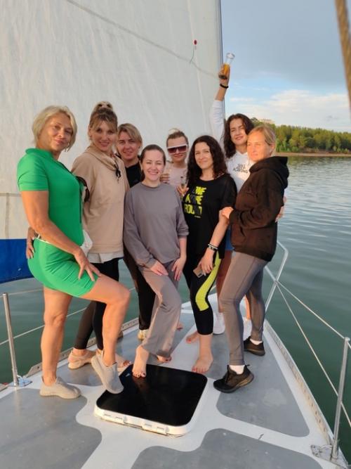 Вечерняя программа под названием. 02