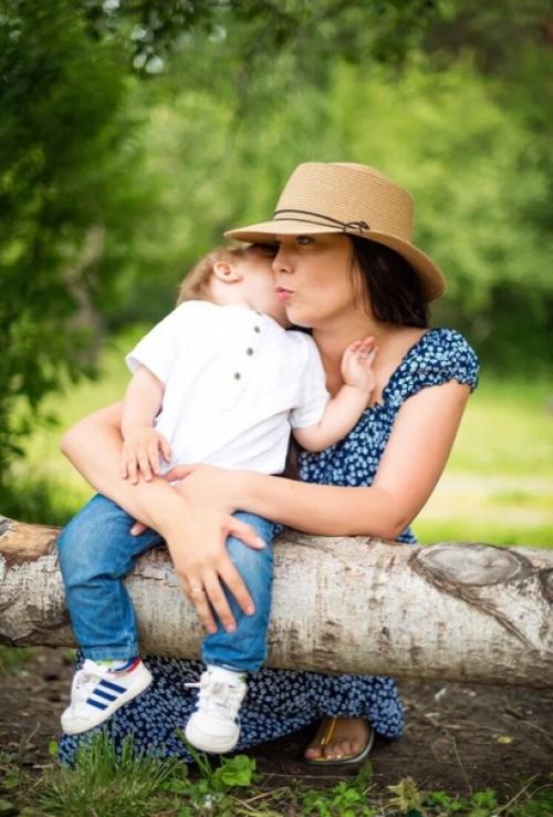 Как часто вы своих детей целуете? 04