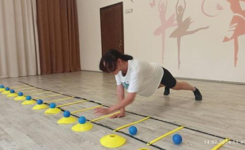 Координационная лестница - это тренажер, имитирующий плоскую горизонтальную лестницу. 07