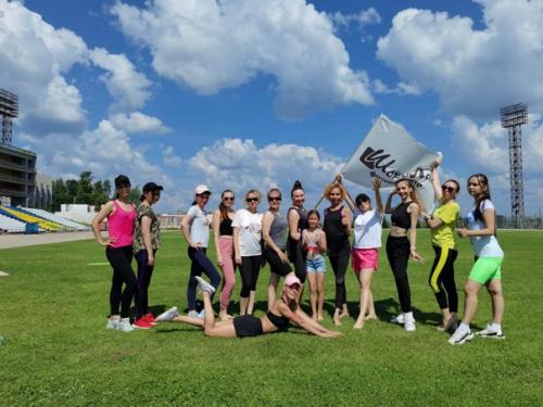 В Новочебоксарске провели бесплатные уроки табаты и йоги для всех желающих. 02