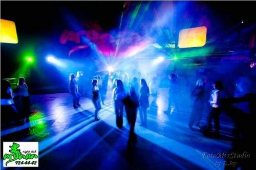 Еще один типовой ленинградский кинотеатр к сносу готовится. 04