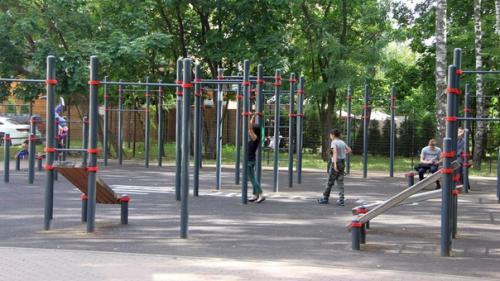 Турники, брусья и уличные тренажеры: в каких городских зонах отдыха оборудованы современные спортивные площадки. 08 Турники, брусья и уличные тренажеры: в каких городских зонах отдыха оборудованы современные спортивные площадки. 08