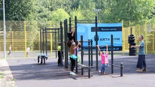 Турники, брусья и уличные тренажеры: в каких городских зонах отдыха оборудованы современные спортивные площадки. 03 Турники, брусья и уличные тренажеры: в каких городских зонах отдыха оборудованы современные спортивные площадки. 03