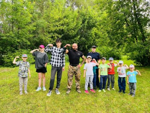 Воспитанники Ростка присоединились к всероссийской акции зарядка со стражем порядка. 04