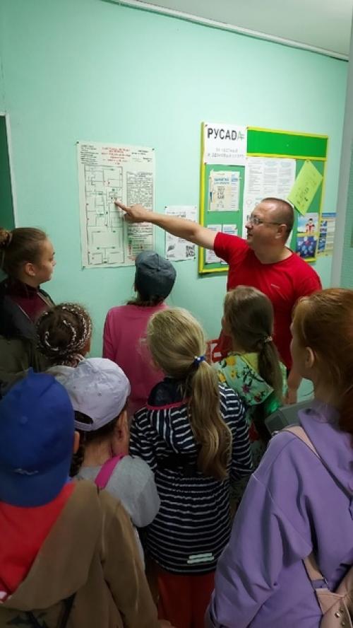 Период летних каникул составляет значительную часть свободного времени детей и благоприятен для развития их творческого и спортивного потенциала. 02