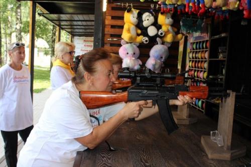 Для клинских долголетов прошел физкультфест в Сестрорецком парке. 03