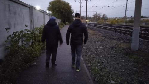 В дождь и в снег, в град и в бурю мы тренируем кардио на железнодорожном путепроводе на территории локомотивного депо Московка. 03