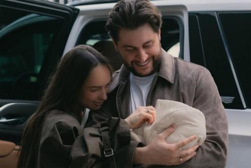 Мари краймбрери впервые откровенно рассказала, как материнство перевернуло её жизнь. 04