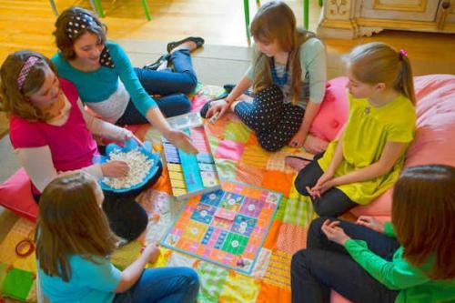 Во что поиграть с детьми разного возраста дома в холода и непогоду? 04