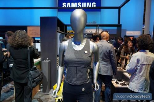 Фитнес - трекер будет собирать показания с помощью умной одежды. 05