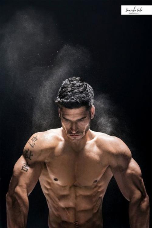 Бывшая биатлонистка и ныне фотограф из Польши Доминика цуда создала календарь с изображением обнажённых спортсменов. 06