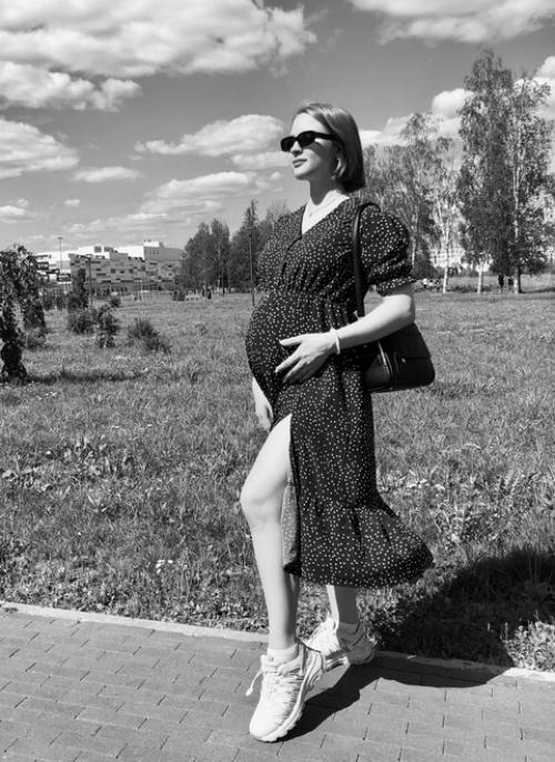 Здравствуйте, меня зовут Ирина и мне 23 года. 07 Здравствуйте, меня зовут Ирина и мне 23 года. 07