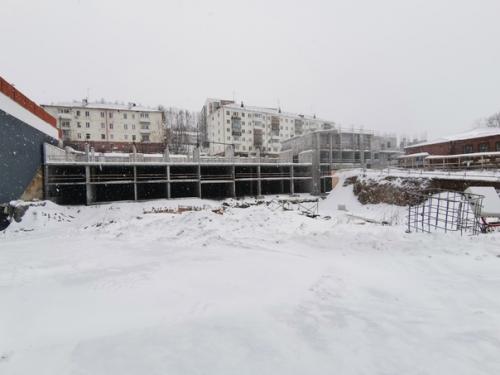 На Щербакова 67 остановили незаконную стройку: вместо спортивного центра там начали возводить 25-этажный жилой дом. 02