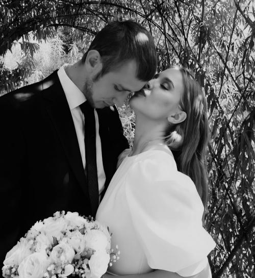 Здравствуйте, меня зовут Ирина и мне 23 года. 02 Здравствуйте, меня зовут Ирина и мне 23 года. 02