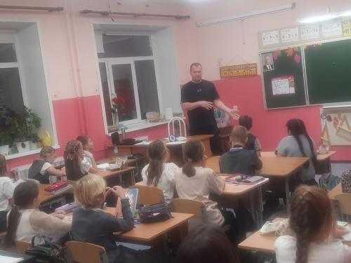 В 3 ж на уроке окружающего мира на тему. 03