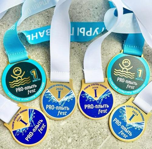 Воспитанница Норда Ева русова завоевала три золотые медали на соревнованиях в Санкт-петербурге. 02