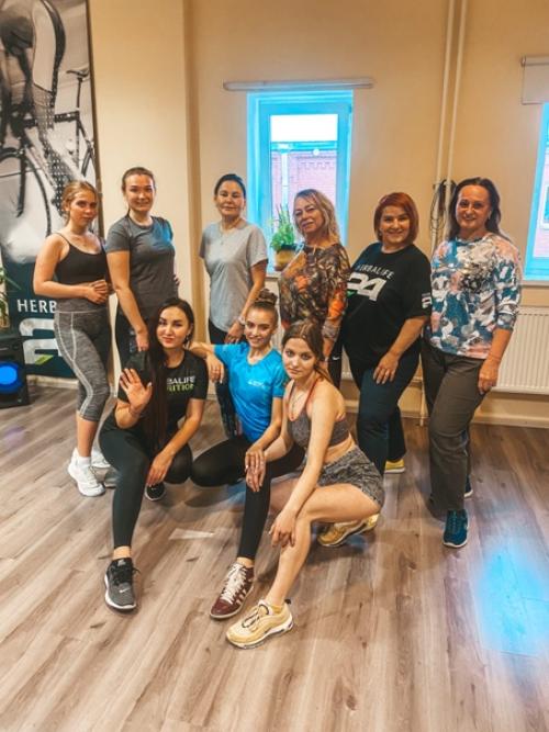 Всем привет, меня зовут Дарья и жизнь моя движется в ритме танца. 01