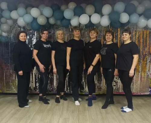 После заслуженного летнего отдыха и осенних подвигов на грядках, фитнес - группа 