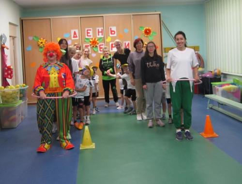 С 1998 года в России отмечается самый светлый, добрый, красивый праздник - день матери. 02 С 1998 года в России отмечается самый светлый, добрый, красивый праздник - день матери. 02