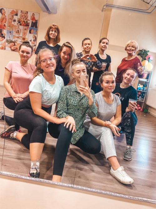 Всем привет, меня зовут Дарья и жизнь моя движется в ритме танца. 02