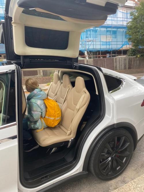 У Алисы уже прошли осенние каникулы. 02