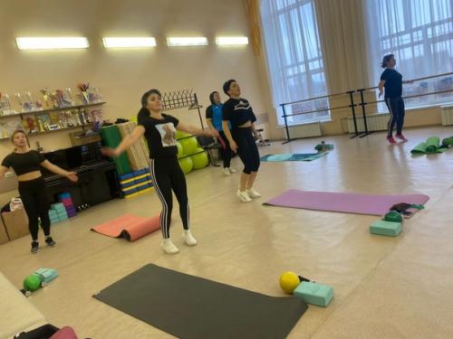 В бехтеевском центре культурного развития состоялась танцевальная фитнес - программа Зумбо - Вечеринка. 02