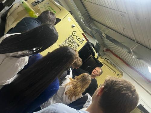 В рамках реализации программы единой модели профориентации учащиеся мкоу сош номер 10 г. Черкесска побывали в инкассаторском центре сбербанка. 01